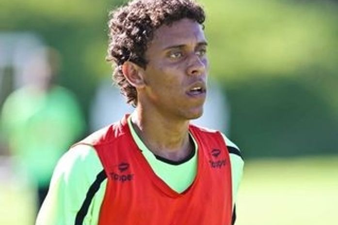Em treino, ex-CRB é novidade entre os titulares do Atlético-MG