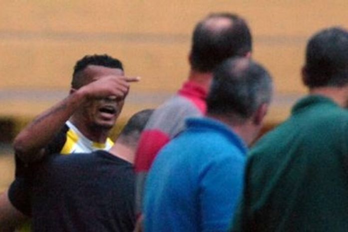 Alagoano Zé Carlos e Giovani Augusto se "estranham" em treino