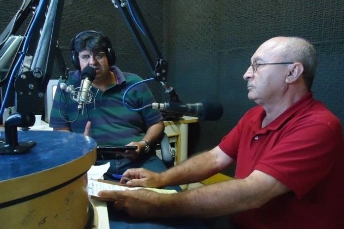 Chico Fausto em entrevista à Rádio Farol FM. 