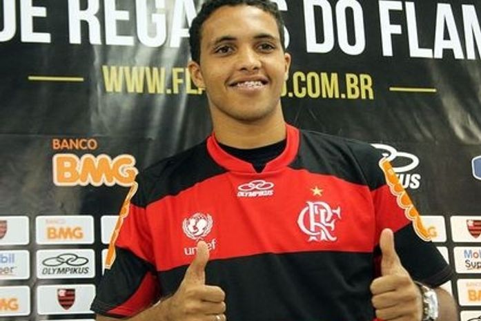 Ex-Madureira, Thiago Medeiros é apresentado pelo Flamengo
