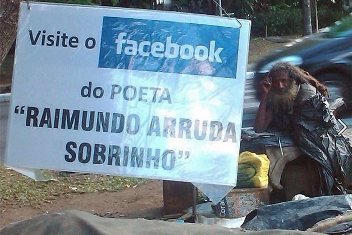 Morador de rua de SP reencontra família após perfil criado no Facebook