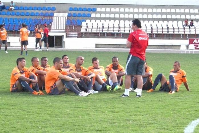 Treinamento do CRB no Rei Pelé.