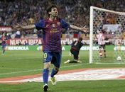 Messi supera marca de Pelé e quebra recorde de gols em uma temporada