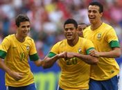 Hulk brilha, Brasil atropela Dinamarca no 1º tempo e dá fôlego a Mano