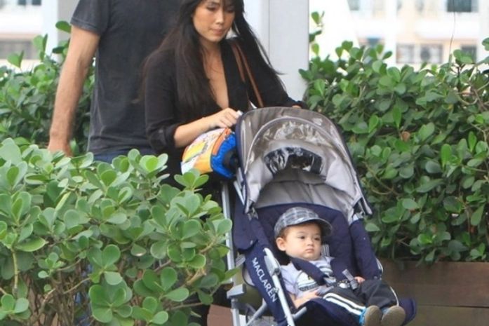 Daniele Suzuki passeia em família no Rio