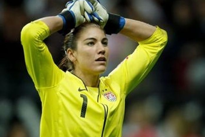 Goleira dos EUA diz que não vive só de futebol e procura novo amor