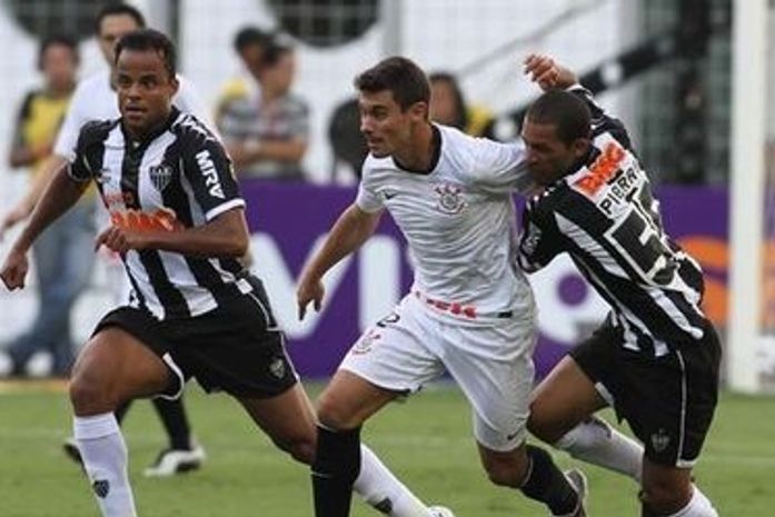 Atlético-MG vence, segue 100% e mantém Corinthians sem vitória