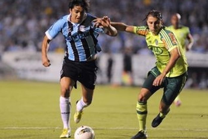 Grêmio vence Palmeiras no Olímpico
