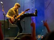 Franz Ferdinand promoveu balada de rock dançante na tarde deste domingo (27), em apresentação única em SP 