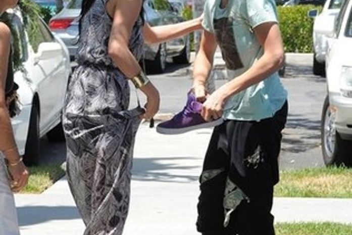 Justin Bieber perde a paciência e briga com fotógrafo