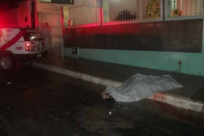 Vítima foi atingida por dois disparos