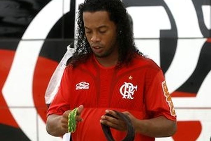 Assis pede mais um dia e R10 não treina nesta terça-feira