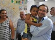 Luciano Barbosa e a criança