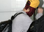 Após briga com paparazzo, cantor Justin Bieber foge de flashes