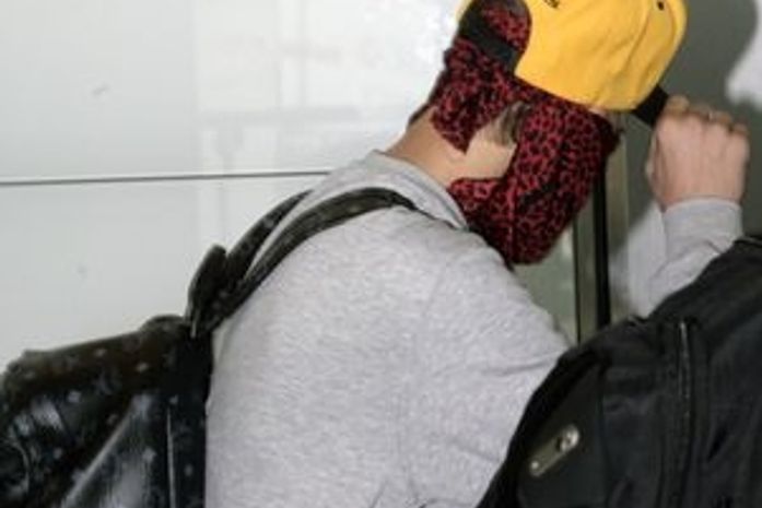 Após briga com paparazzo, cantor Justin Bieber foge de flashes