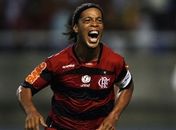 Ronaldinho: 'Jogar no Flamengo foi uma honra'