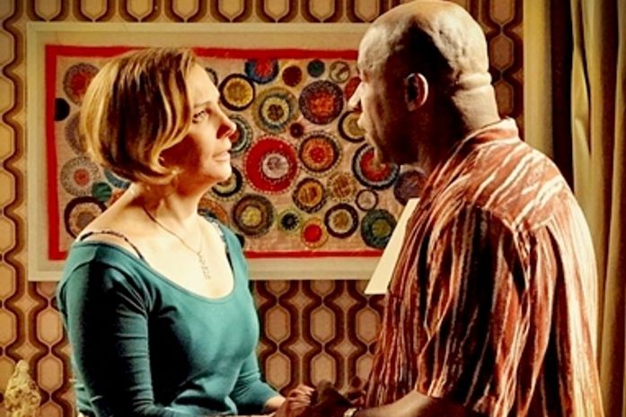 Avenida Brasil: Silas é desmascarado na lua de mel