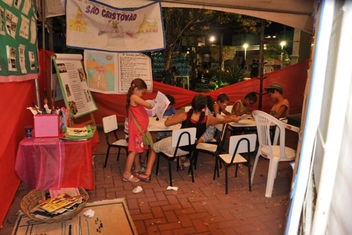 Santana do Ipanema: Quem disse que as pessoas não apreciam literatura?