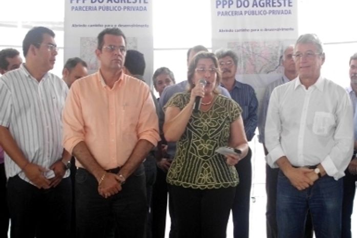 "Construção da Nova Adutora para o agreste vai sair", diz Célia Rocha