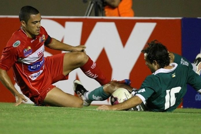 Goiás 1 x 0 CRB.