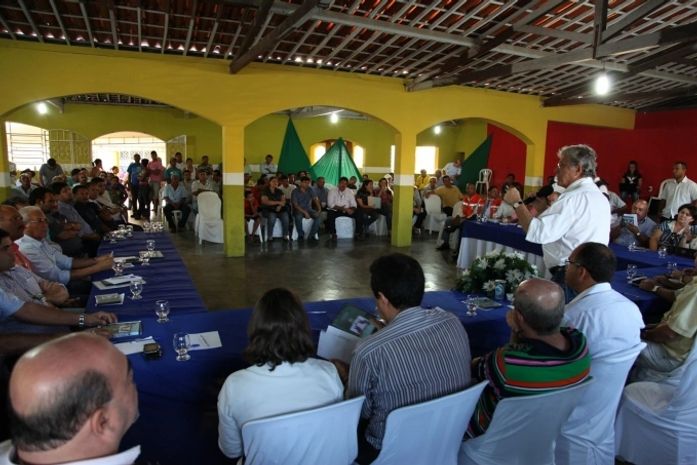 Vilela promete R$ 12 milhões para combater efeitos da seca
