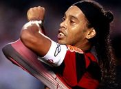 Por Ronaldinho, Fla notifica Verdão, que rebate: 'É para desviar o foco da crise'
