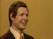 Morre aos 77 anos na Rússia Eduard Khil, o cantor do 'Trololó'
