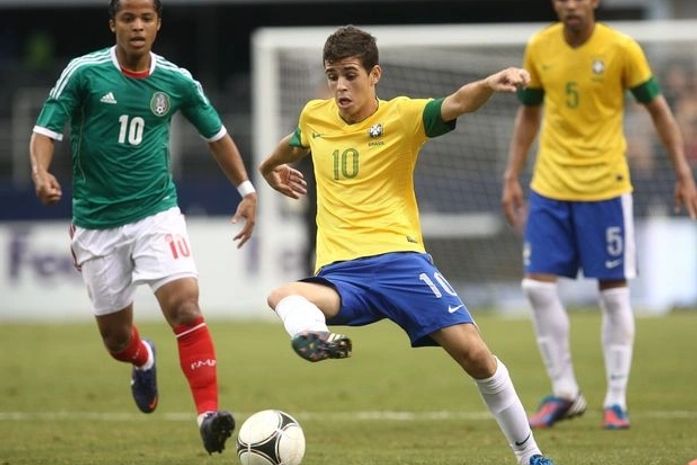Oscar em ação pela seleção.