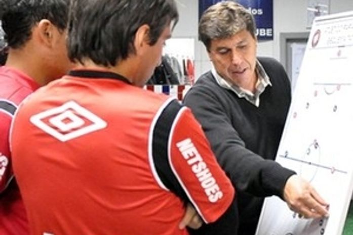 Técnico do Furacão não tem desfalques para o jogo contra o CRB