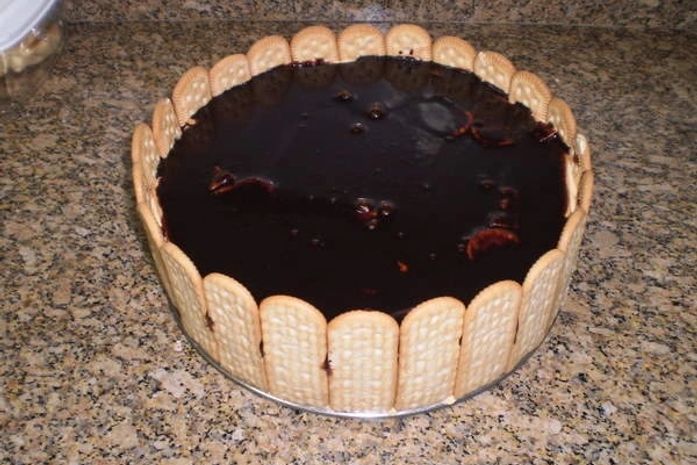 Aprenda a preparar uma torta alemã igual à das docerias