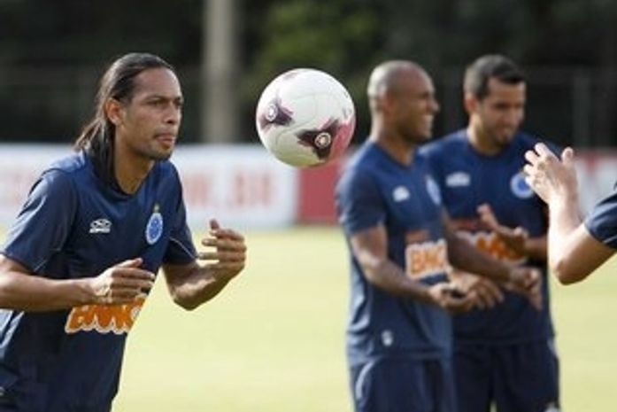 Fábio Lopes não jogou nenhum jogo sob o comando de Roth e está dispensado