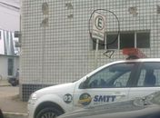 SMTT usa legislação para explicar caso de viatura estacionada em local para ambulância