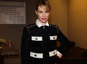 Mariana Ximenes posa nua pela primeira vez e fotos estão à venda por R$ 52 mil