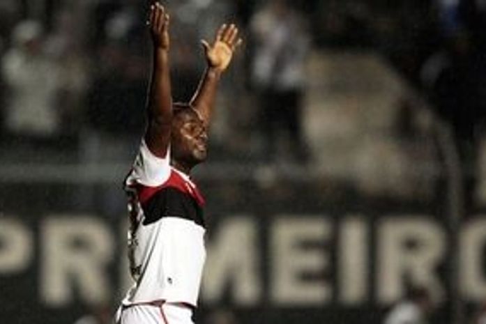 Fla faz no fim e arranca empate da Ponte