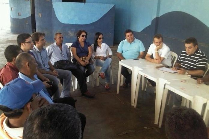 James Ribeiro reúne aliados e mantém expectativa sobre indicação do vice-prefeito