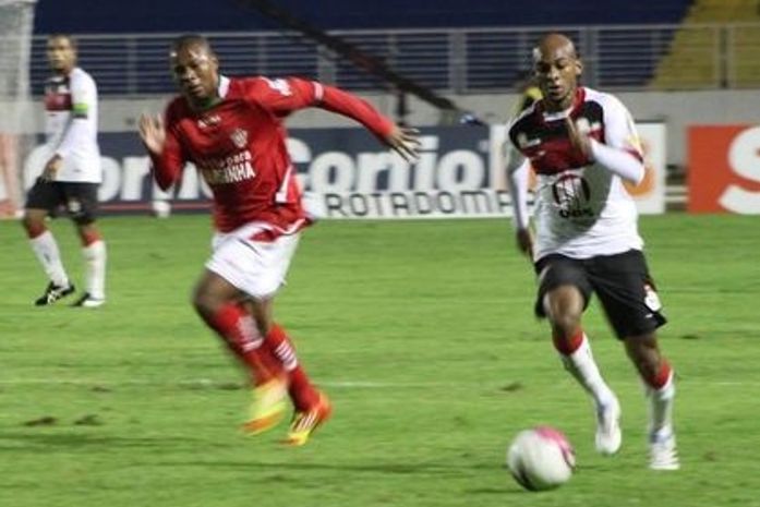 Vitória vence Boa fora de casa e entra no G-4 da Série B