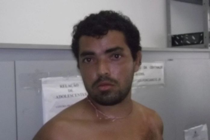 Jovem mata inimigo a pauladas e diz não se arrepender