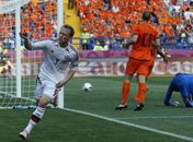 Dinamarca surpreende, bate Holanda e sai na frente no "Grupo da Morte"