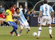 Messi resolve: craque faz três e derruba o Brasil nos Estados Unidos