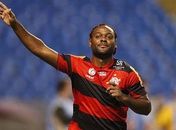 Flamengo faz dois no início, vence Coritiba e divide quarto lugar