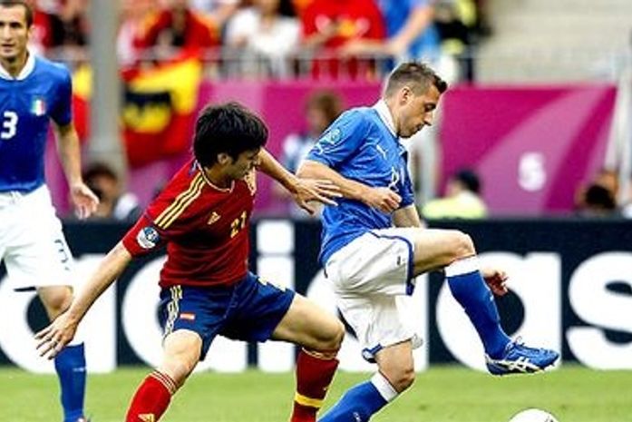 Espanha para na marcação da Itália e só empata na estreia da Euro