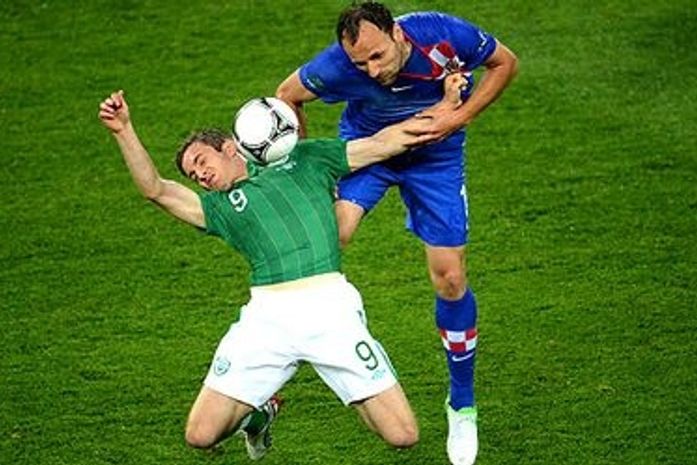 Croácia fura retranca da Irlanda, faz três e lidera Grupo C