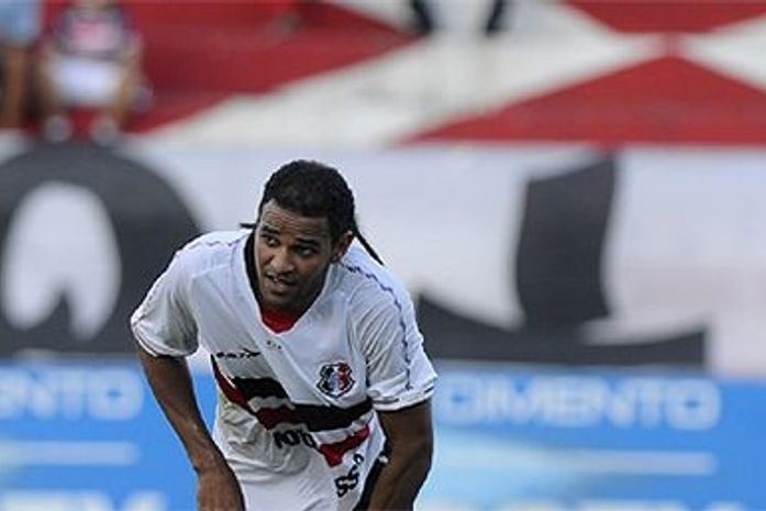 Com dois gols do alagoano Dênis Marques, Santa Cruz vence o Campinense