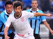 Grêmio vence 3ª seguida e afunda Corinthians na lanterna