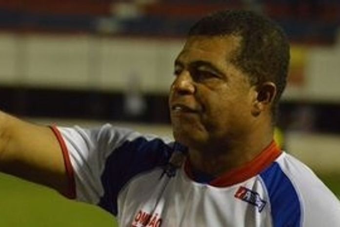 Laelson Lopes aprova desempenho de seus jogadores contra o Bahia