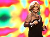 Após temporada afastada do Twitter, Hebe diz que teve conta hackeada