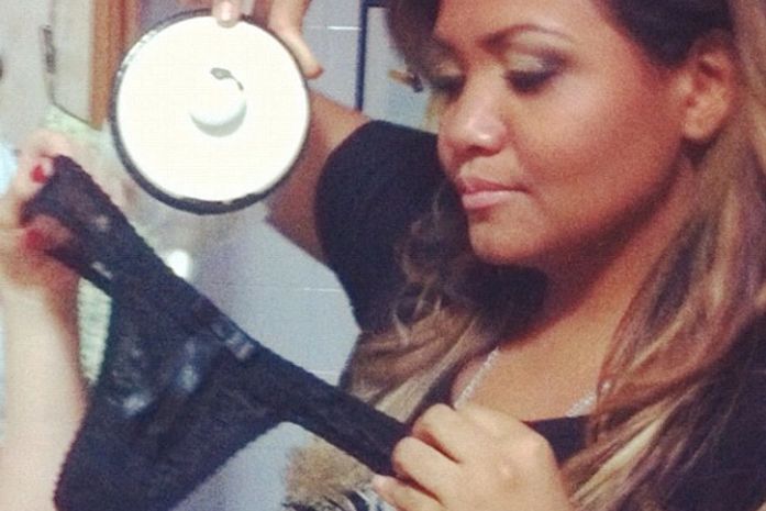 Gabi Amarantos faz simpatia com para arrumar namorado