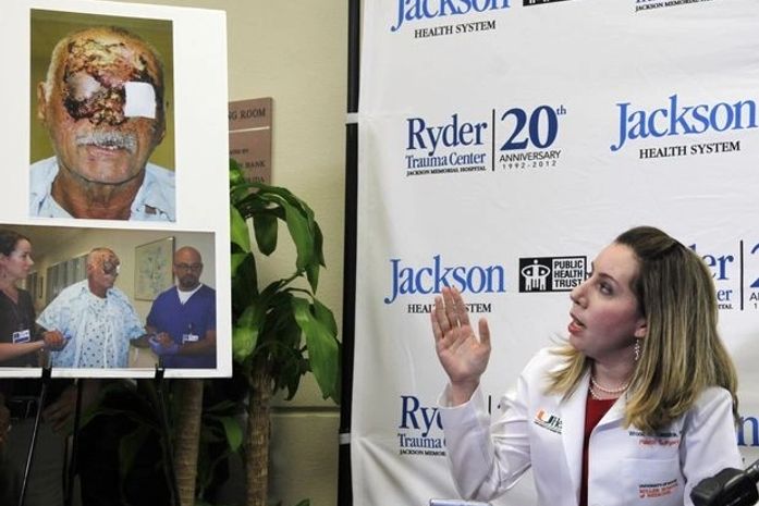 Morador de rua é atacado por canibal em Miami