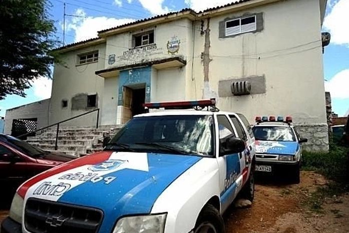 Fugitivos da delegacia podem estar envolvidos em assaltos na região