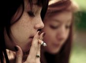 Cresce consumo de cigarros entre jovens